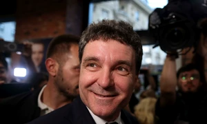 Anunțarea rezultatelor exit-poll în prezența candidatului Nicușor Dan, în București. FOTO Inquam Photos / George Călin