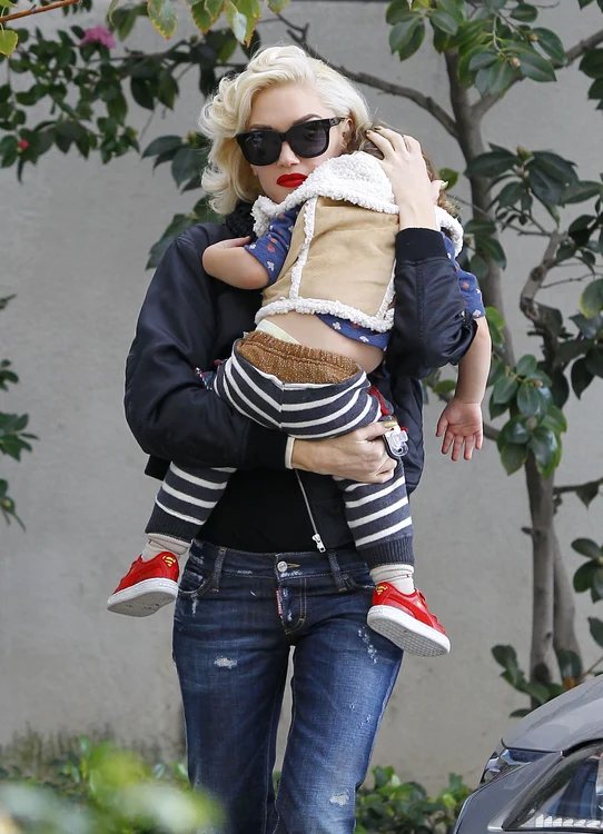 Gwen Stefani Spends Thanksgiving At Her Parents' House jpeg