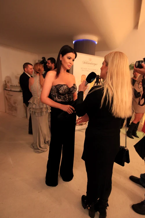 Simona Pătruleasa a atras repede toate privirile asupra ei