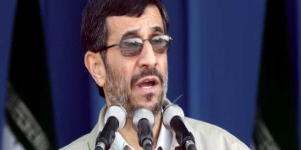 Ahmadinejad avertizează că nicio putere nu va îndrăzni să atace Iranul