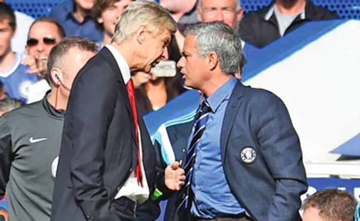 Acest gen de departajare al unei duble manşe încheiată la egalitate ar putea fi eliminat de UEFA după 53 de ani. Mourinho şi Wenger sunt printre artizanii acestei iniţiativeFoto: Click!