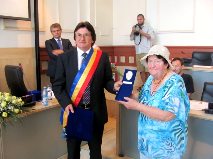 Strănepoata celebrului florar a primit distincţia. FOTO: Ştefan Both