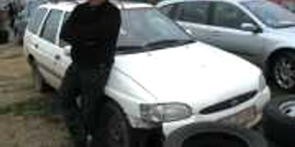 Daniel Gligor vinde un Ford Escort vechi
