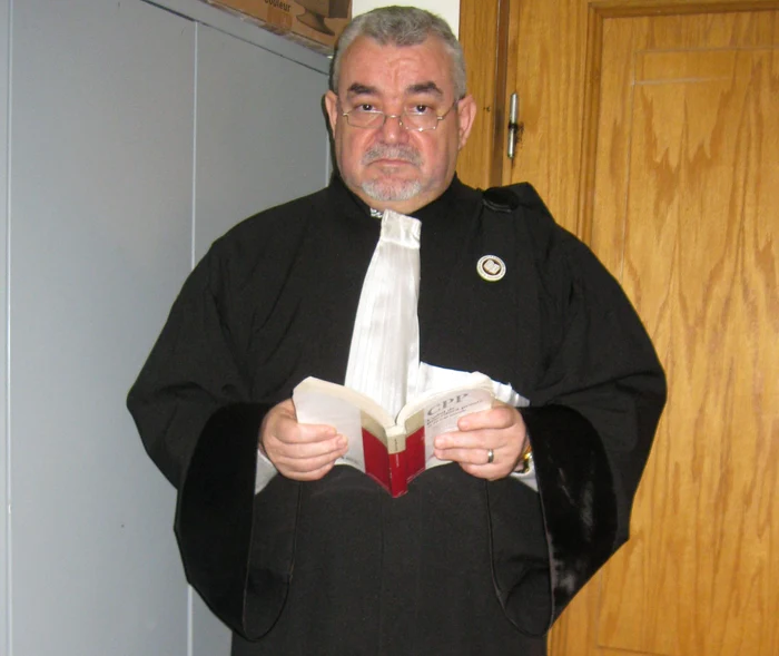 Mircea Breahnă nu este de acord cu intrarea în avocatură pe bază de „filiaţie”.