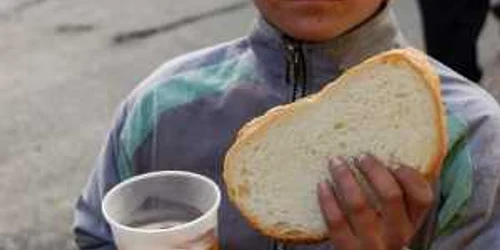 Nevoiaşii vor primi ceai cald şi o felie de pâine cu untură