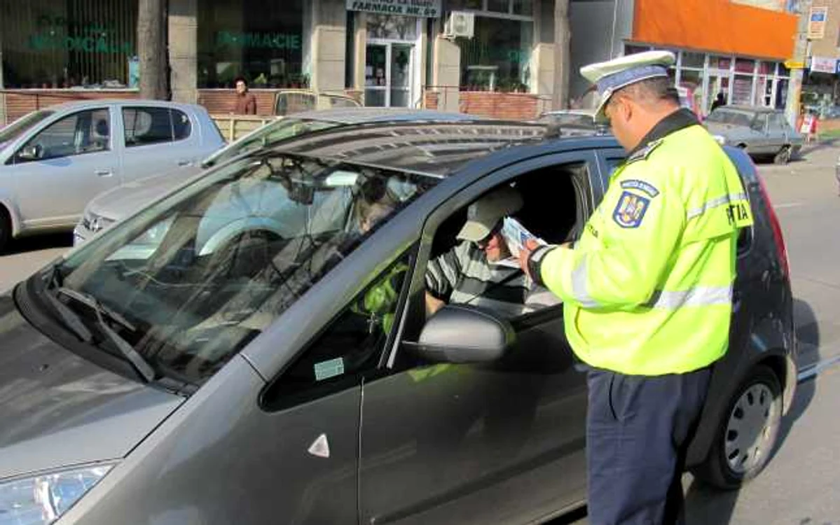 Poliţistul lucra la Rutieră