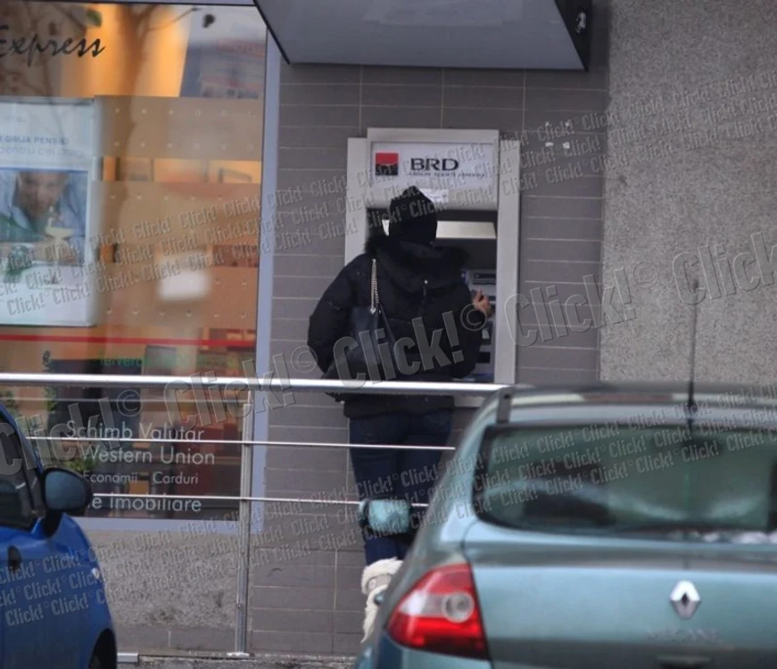 Lavinia Pârva a petrecut trei ore în casa unui bărbat. (Foto: Lexar)