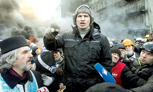 Manifestanţii au  format baricade de foc (Fotografii: reuters) jpeg