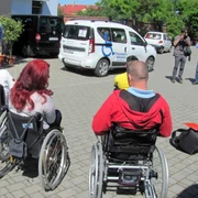 Taxi pentru persoanele cu dizabilităţi FOTO Ştefan Both