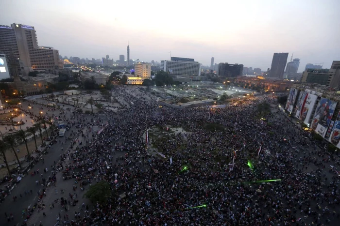 Piaţa Tahrir din centrul capitalei egiptene, locul unde a avut loc agresiunea sexuală FOTO Reuters