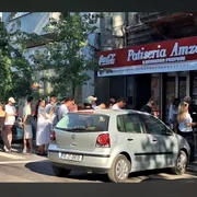 Coadă la merdenelele lui nea Mihai de la Amzei