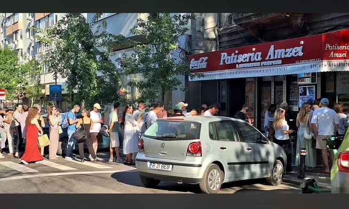 Coadă la merdenelele lui nea Mihai de la Amzei
