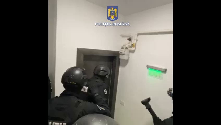 Percheziții la clanul Cămătarilor într-un dosar de sechestrare de persoane Percheziții la clanul Cămătarilor într-un dosar de sechestrare de persoane