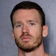 un politist din florida s a mutat in casa unui pensionar decedat jpg