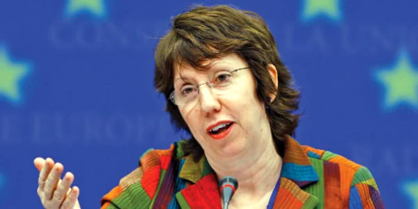 Catherine Ashton, o şefă a diplomaţiei care nu seamănă cu eroina Zana 