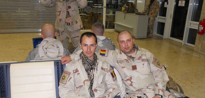 Raul Manea(stânga) şi Bogdan Vlad(dreapta), la plecarea din România Foto: Arhivă personală