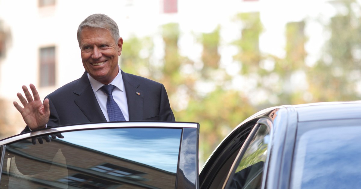 Beneficiile de pensionar de lux ale lui Klaus Iohannis, în pericol. Ar fi zis adio pensiei de 2.000 de euro, vilei și mașinii de protocol