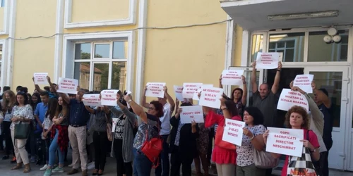Protest la o şcoală din Timişoara