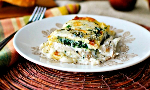 lasagna cu branza si pui jpeg