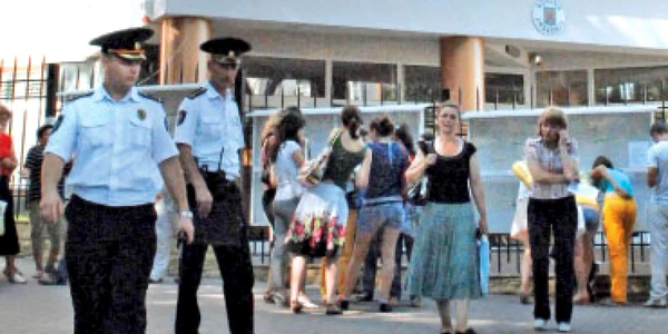 VIDEO Ambasada  de la Chişinău, decimată  de scandaluri