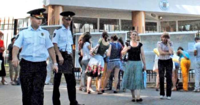VIDEO Ambasada de la Chişinău, decimată de scandaluri