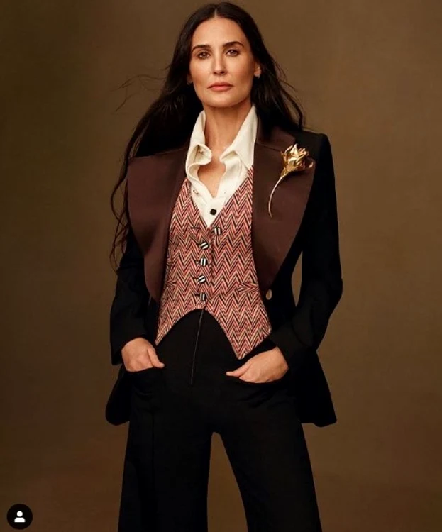 Deși a pozat pentru case de modă, Demi Moore nu a defilat pe podium decât la 58 de anifoto: Instagram