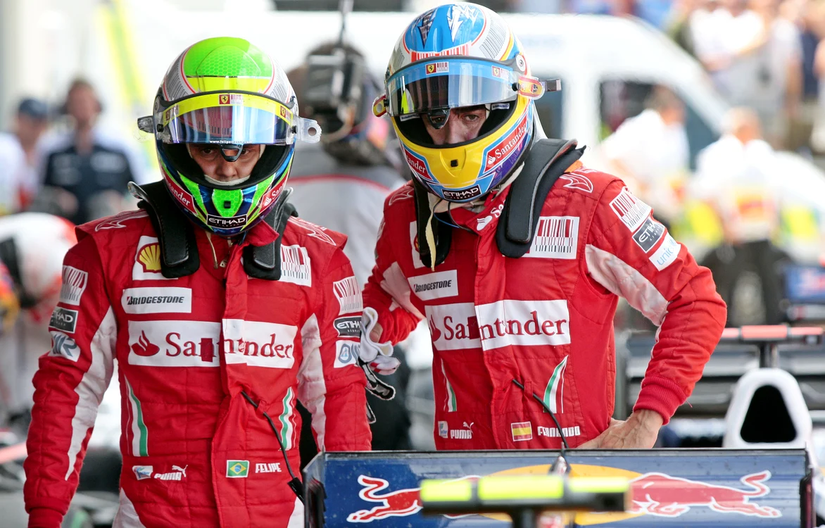 
    Felipe Massa şi Fernando Alonso  