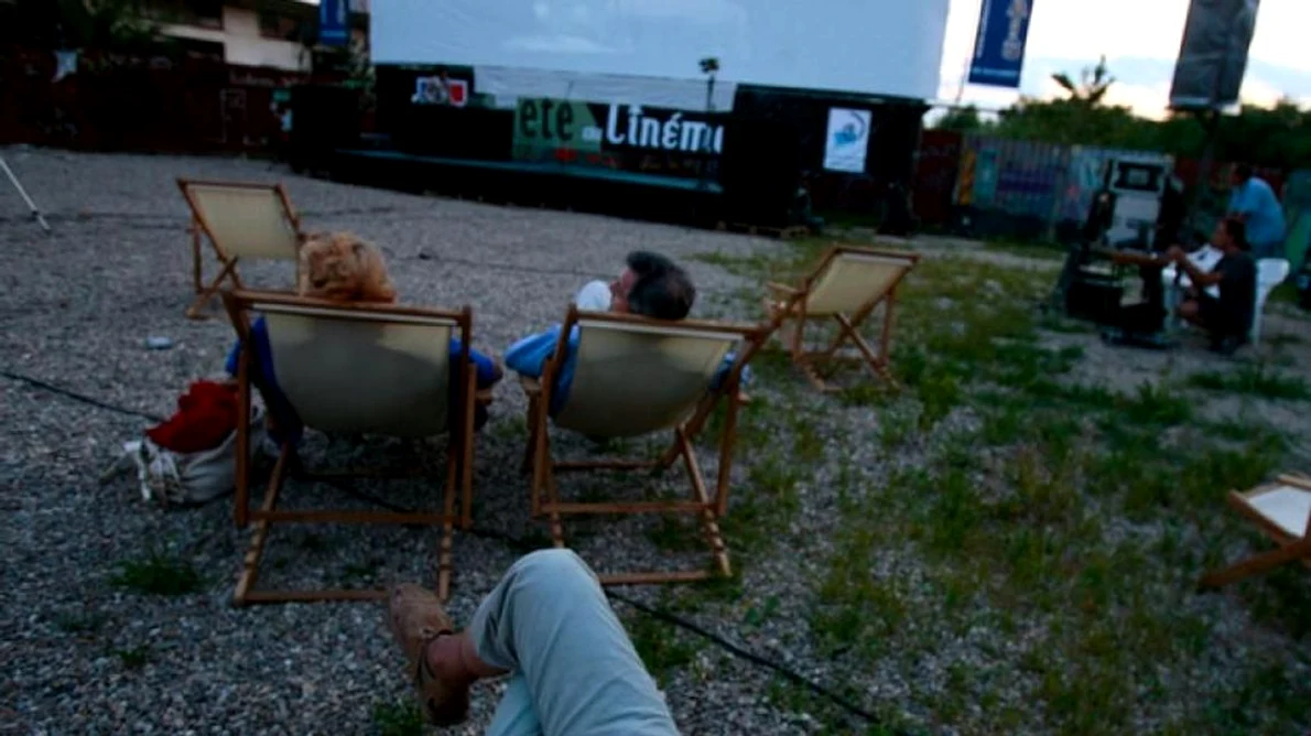 "Cinema în aer liber"   între 10 iulie şi 16 septembrie, în mai multe oraşe din ţară jpeg