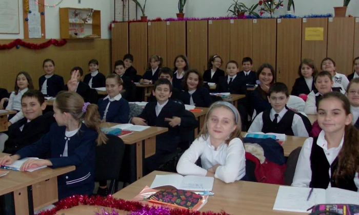 Noul an şcolar începe mâine