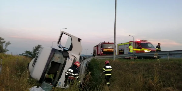 accident cu autocisterna cu lapte foto isu hunedoara