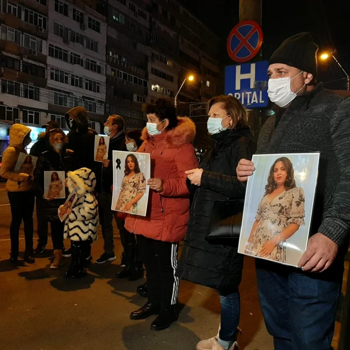 Protest în faţa Spitalului Judeţean Galaţi