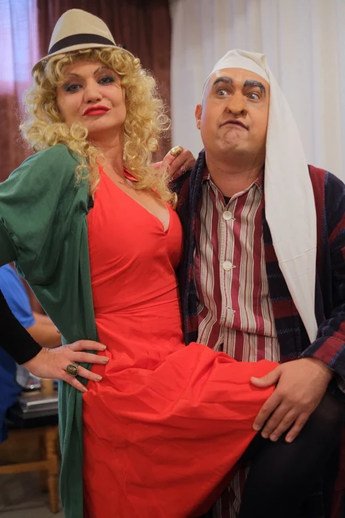 Actriţa Cristina Cioran o imită cu talent pe Oana Lis, soţia fostului primar al Capitalei