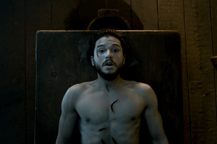 Jon Snow a revenit
la viaţă în sezonul şase din „Game of Thrones“ FOTO „Vanity Fair“