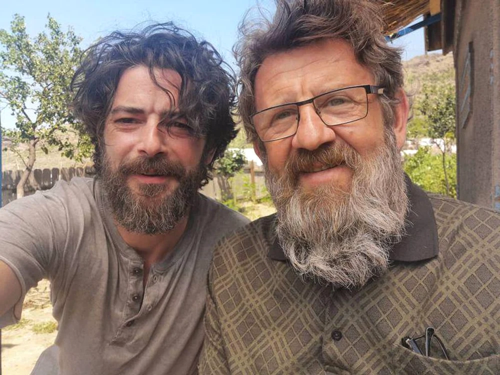 Dan Bordeianu  și Adrian  Titieni  au fost  colegi în  "Căutătorul  de vânt"