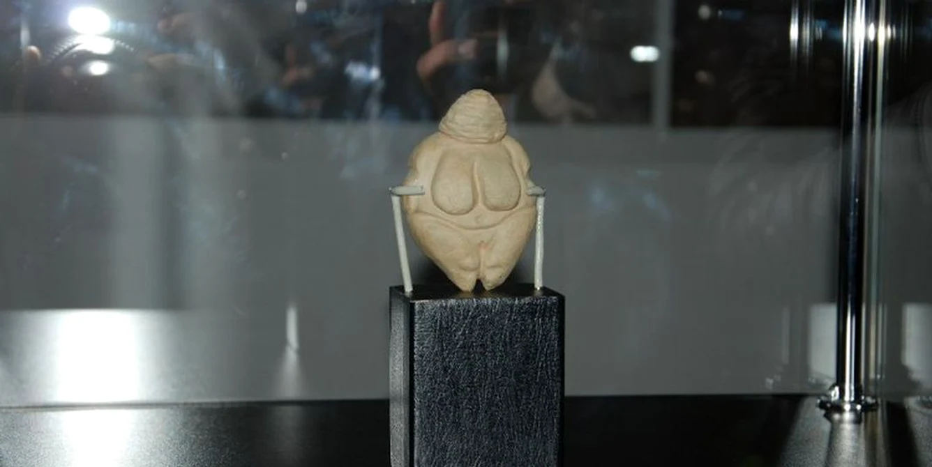 Venus de Piatra Neamț, cea mai veche sculptură din piatră descoperită în România / foto: arhivă