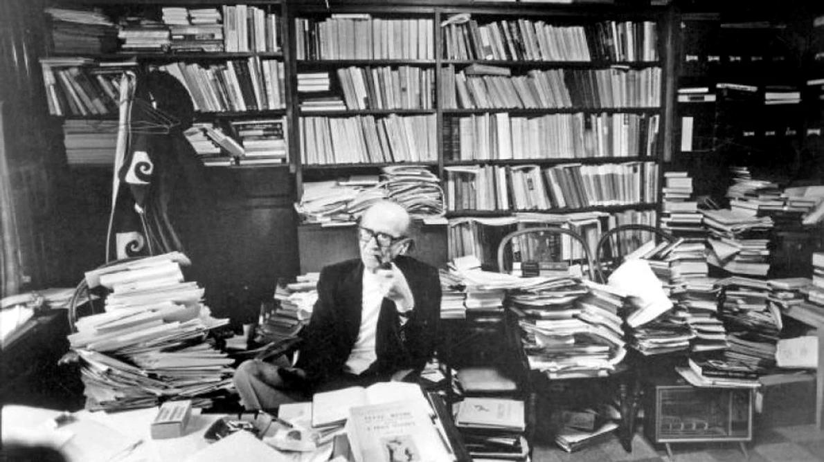 Paradoxul lui Mircea Eliade: de la corigentul miop la savantul excentric jpeg
