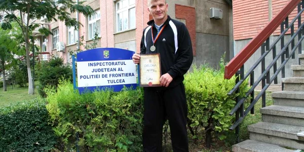 Campionii de la Frontieră