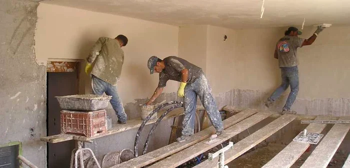 Construcţiile sunt singurul domeniu în care şomerii peste 45 de ani mai speră să se angajeze