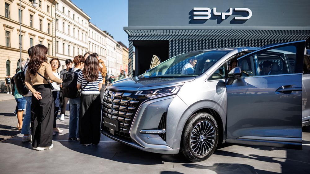 Companiile chineze BYD, Geely şi SAIC, verificate de UE în investigaţia privind vehiculele electrice