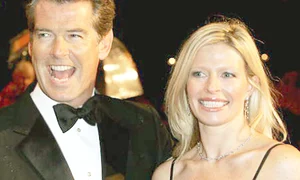 La o zi după ce a anunţat că i a murit fata, Pierce  Brosnan s a dus pentru  filmări la Belgrad, Serbia (Fotografii: guliver/splashnews/afp) jpeg