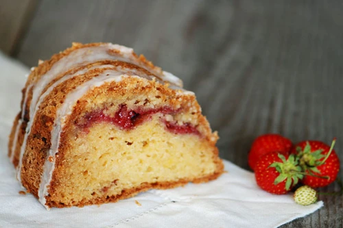 20110718 127677 Serious Sweets Strawberry Coffee Cake PRIMARY jpeg