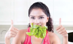 femeie salata12211212 0 jpeg