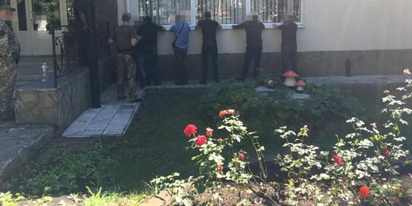 Hoti in lege arestati in Ucraina FOTO dialog.ua