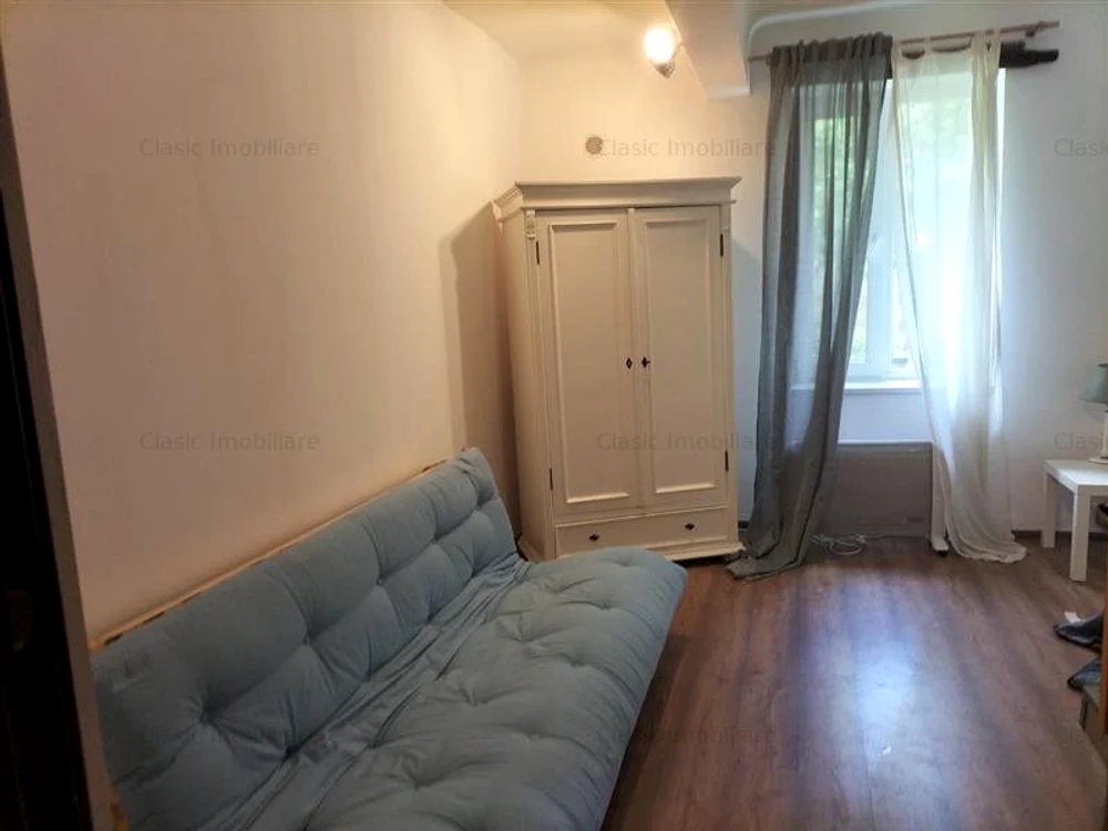 Garsoniera are 16 metri pătrați. FOTO: imobiliare.ro