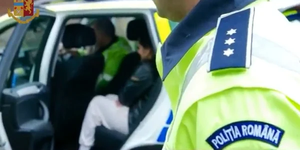 Cazul Hackerville - Camorra - arestări operate de poliţiştii italieni într-un dosar cu hackeri din Vâlcea de Poliţia Foto Adevărul