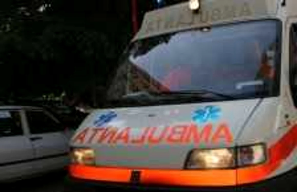 Ambulanța a plecat la locul accidentului Foto: Arhivă Adevărul