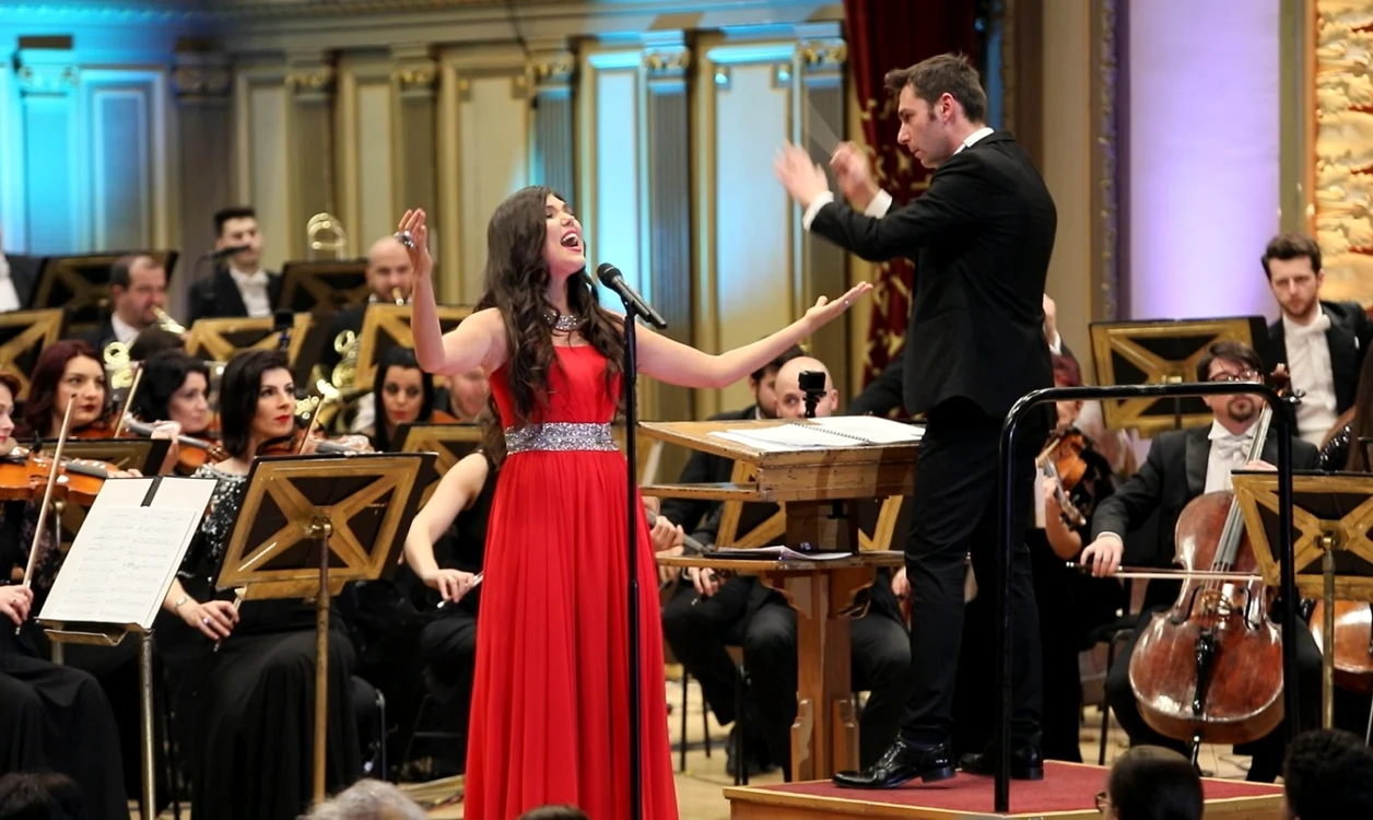 Paula Seling, pe scena Ateneului, alături de Camerata Regală, dirijată de Costin Grigore