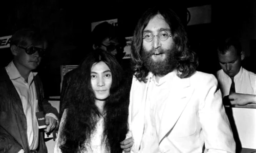 Fotografii dispărute de la nunta secretă a lui John Lennon cu Yoko Ono au fost descoperite după 40 de ani: cuplul, surprins în momente intime FOTO jpeg