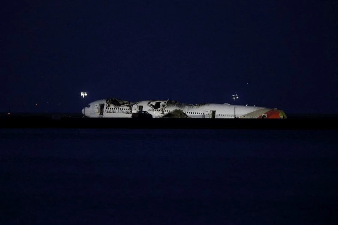 Avionul prăbuşit în San Francisco (Foto: Reuters)