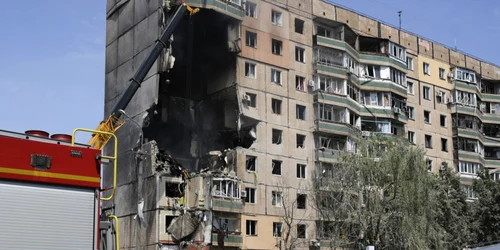 O rachetă rusească a lovit un bloc cu nouă etaje din orașul Krivoi Rog FOTO EPA-EFE
